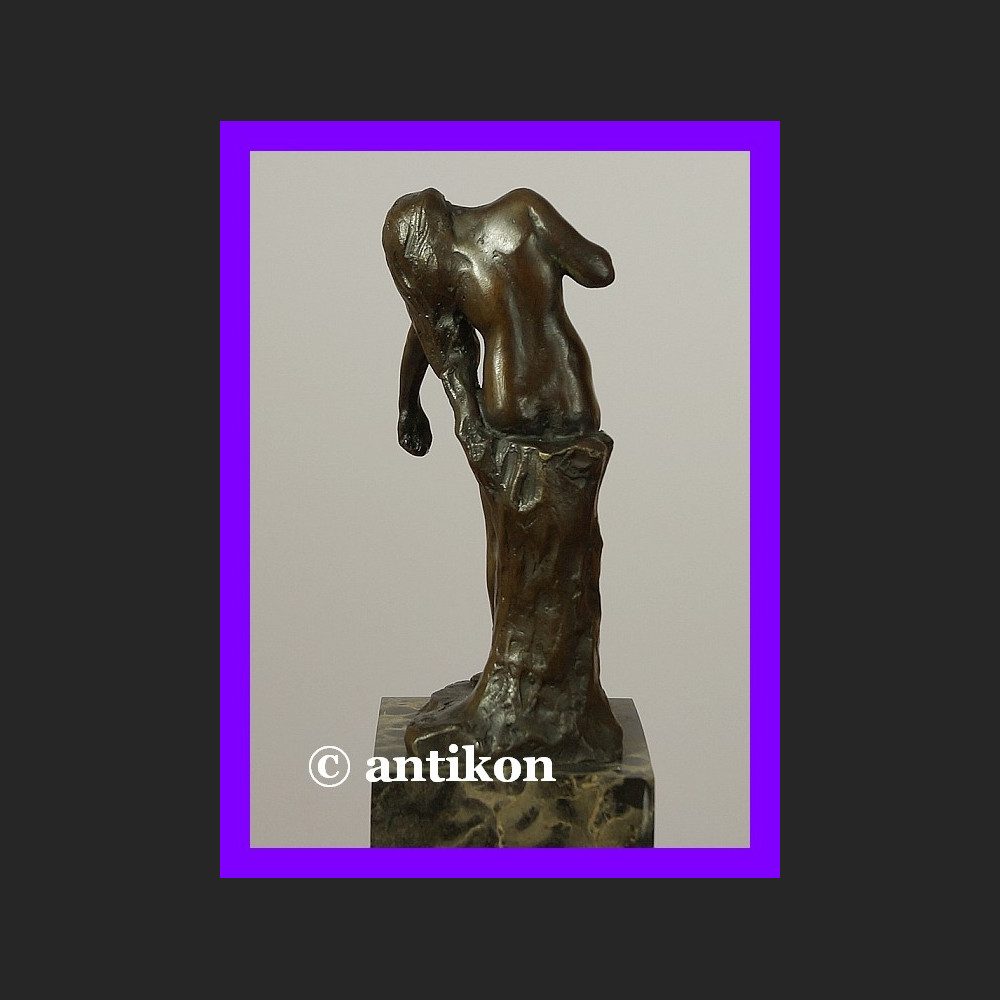 Córka Niobe akt z brązu przepiękna sygnowana rzeźba Córka Niobe akt z brązu przepiękna sygnowana rzeźba