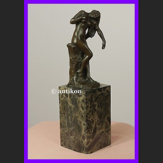 Córka Niobe akt z brązu przepiękna sygnowana rzeźba Córka Niobe akt z brązu przepiękna sygnowana rzeźba