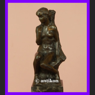 Przepiękny akt dziewczyny rzeźba z brązu Przepiękny akt dziewczyny rzeźba z brązu