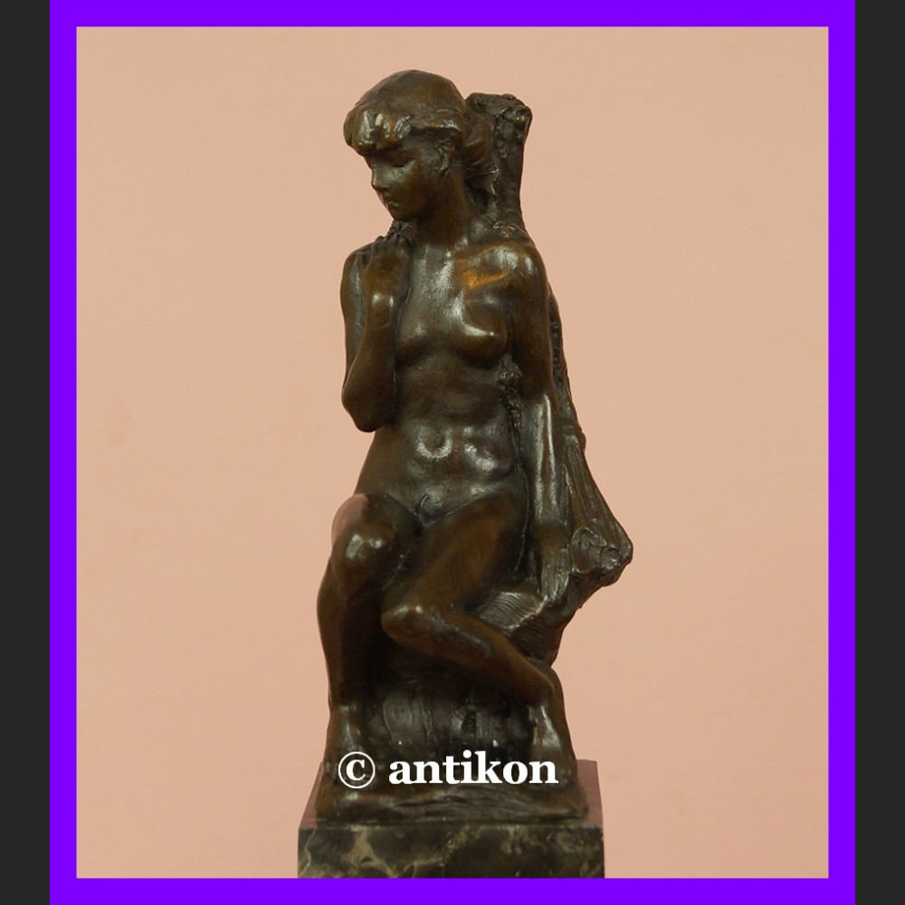 Przepiękny akt dziewczyny rzeźba z brązu Przepiękny akt dziewczyny rzeźba z brązu