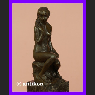 Przepiękny akt dziewczyny rzeźba z brązu Przepiękny akt dziewczyny rzeźba z brązu