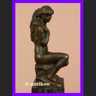 Przepiękny akt dziewczyny rzeźba z brązu Przepiękny akt dziewczyny rzeźba z brązu