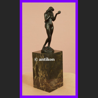 Akt kobiety Ewa z jabłkiem śliczna rzeźba z brązu Akt kobiety Ewa z jabłkiem śliczna rzeźba z brązu