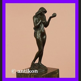 Akt kobiety Ewa z jabłkiem śliczna rzeźba z brązu Akt kobiety Ewa z jabłkiem śliczna rzeźba z brązu