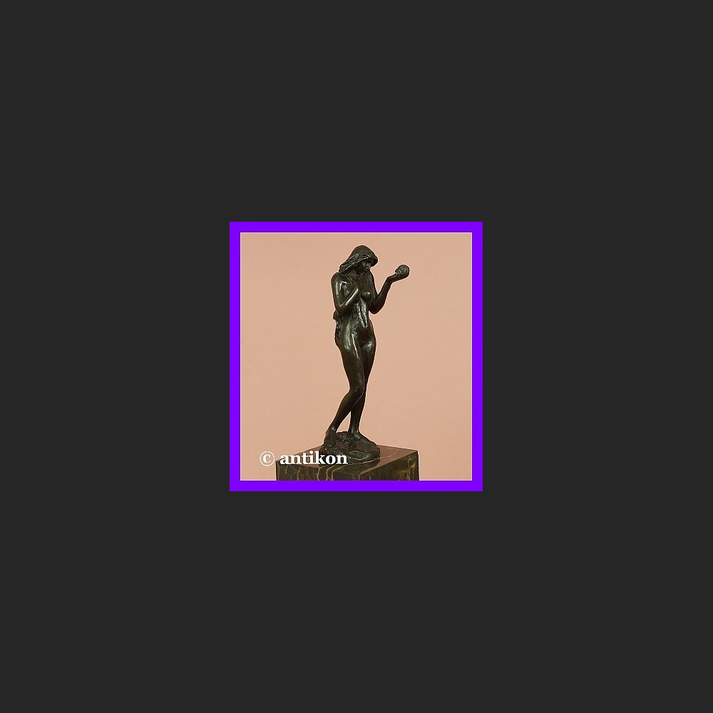 Akt kobiety Ewa z jabłkiem śliczna rzeźba z brązu Akt kobiety Ewa z jabłkiem śliczna rzeźba z brązu