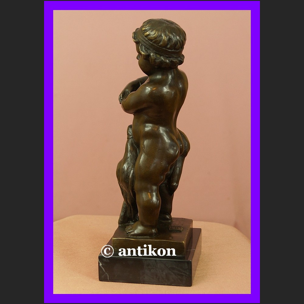 Chłopczyk z gęsiami sygnowany brąz urocza rzeźba Chłopczyk z gęsiami sygnowany brąz urocza rzeźba