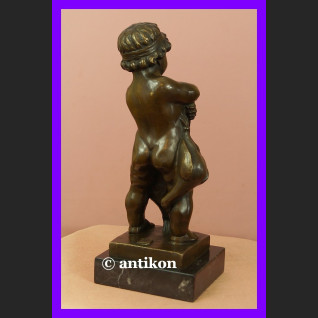 Chłopczyk z gęsiami sygnowany brąz urocza rzeźba Chłopczyk z gęsiami sygnowany brąz urocza rzeźba