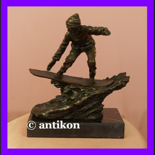 Snowboardzista dynamiczna rzeźba z brązu Francja