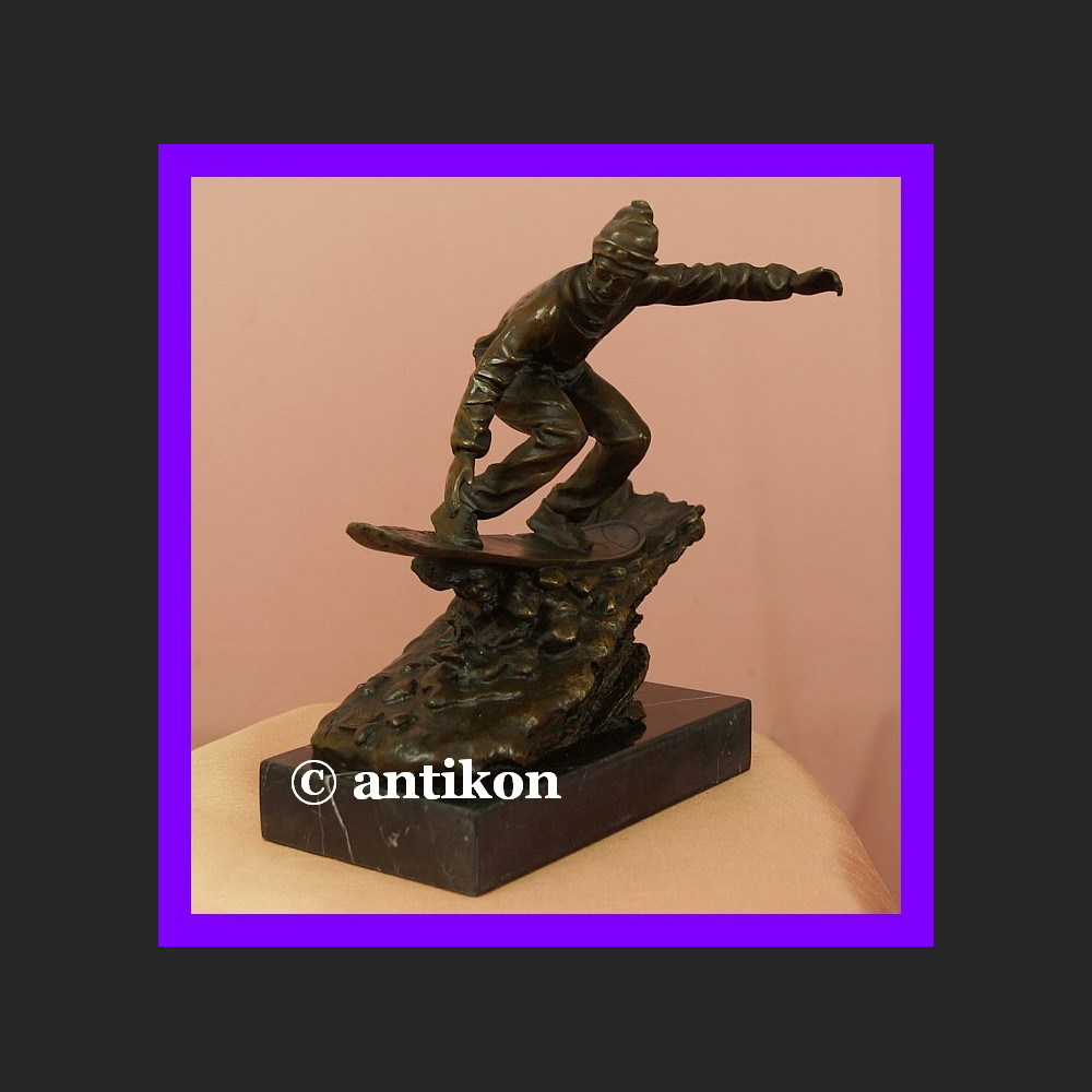 Snowboardzista dynamiczna rzeźba z brązu Francja Snowboardzista dynamiczna rzeźba z brązu Francja