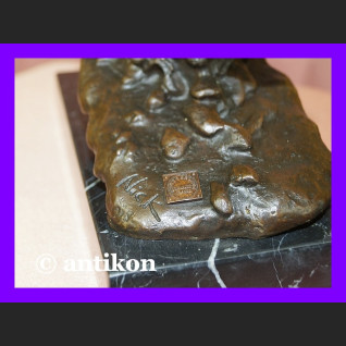 Snowboardzista dynamiczna rzeźba z brązu Francja Snowboardzista dynamiczna rzeźba z brązu Francja