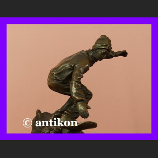 Snowboardzista dynamiczna rzeźba z brązu Francja Snowboardzista dynamiczna rzeźba z brązu Francja