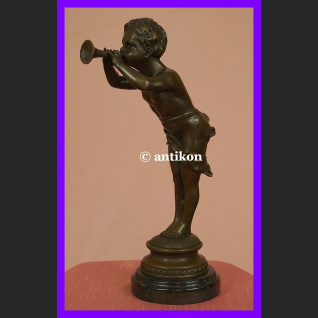 Mały muzykant Trąbka rzeźba brąz Mały muzykant Trąbka rzeźba brąz