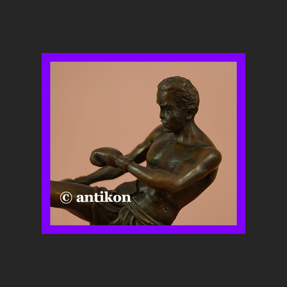 Kickboxing wspaniała sygnowana rzeźba z brązu boks 