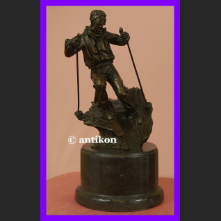 Figurka z brązu Narciarz dynamiczna rzeźba  Figurka z brązu Narciarz dynamiczna rzeźba