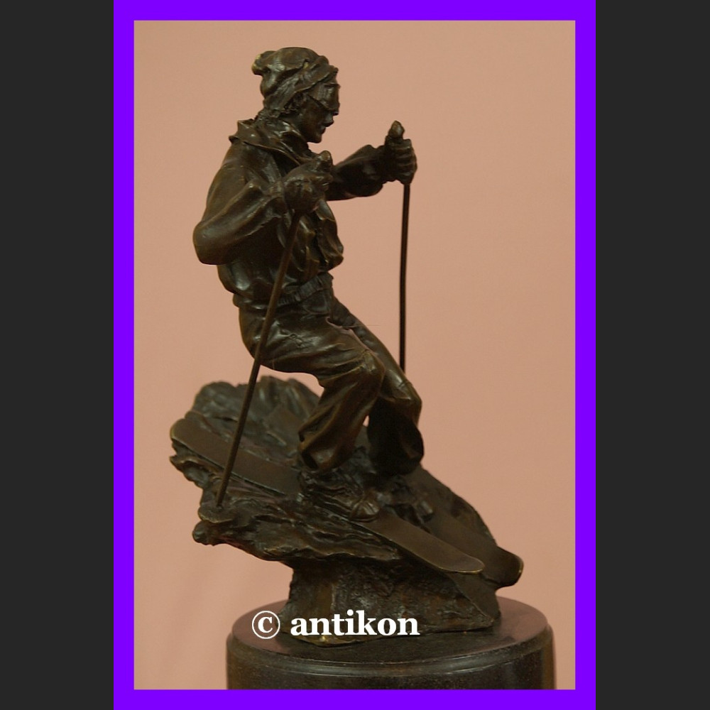 Figurka z brązu Narciarz dynamiczna rzeźba  Figurka z brązu Narciarz dynamiczna rzeźba