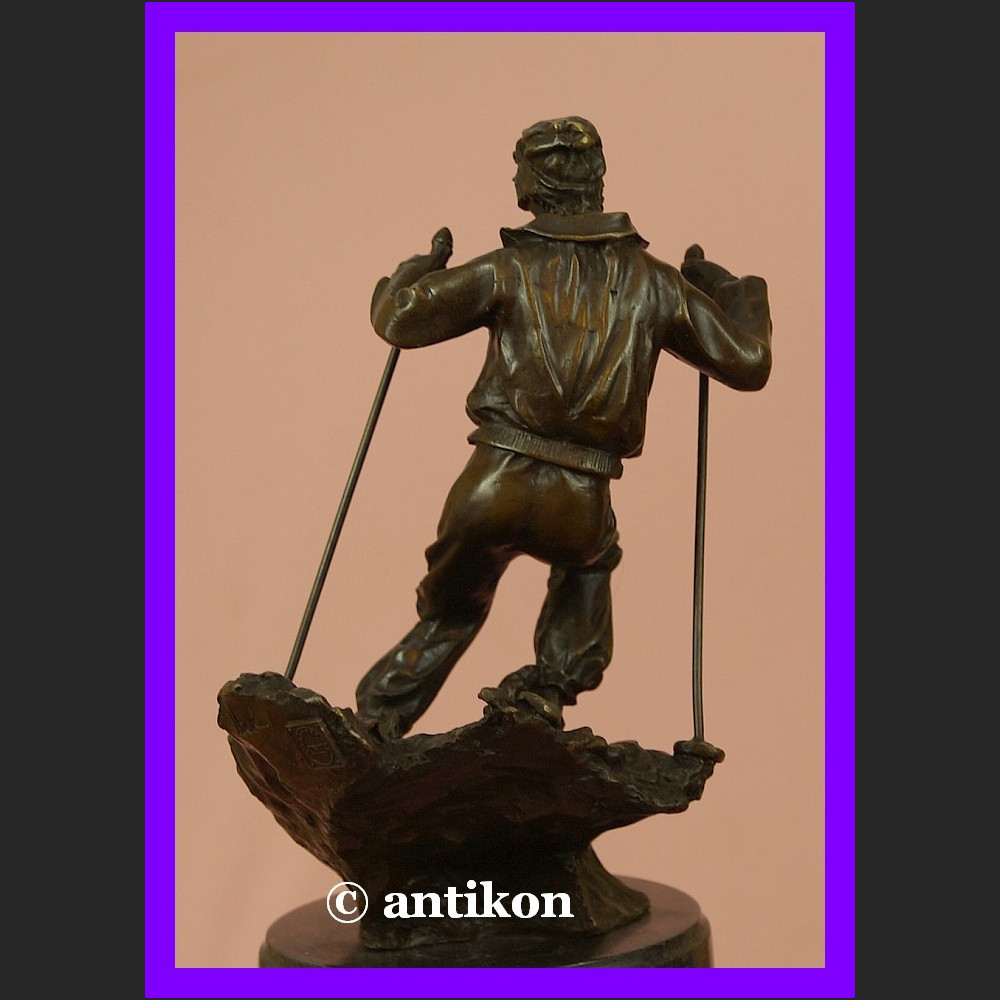 Figurka z brązu Narciarz dynamiczna rzeźba  Figurka z brązu Narciarz dynamiczna rzeźba