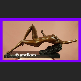 Śmiały akt piękna naga kobieta duża rzeźba brąz i marmur Śmiały akt piękna naga kobieta duża rzeźba brąz i marmur