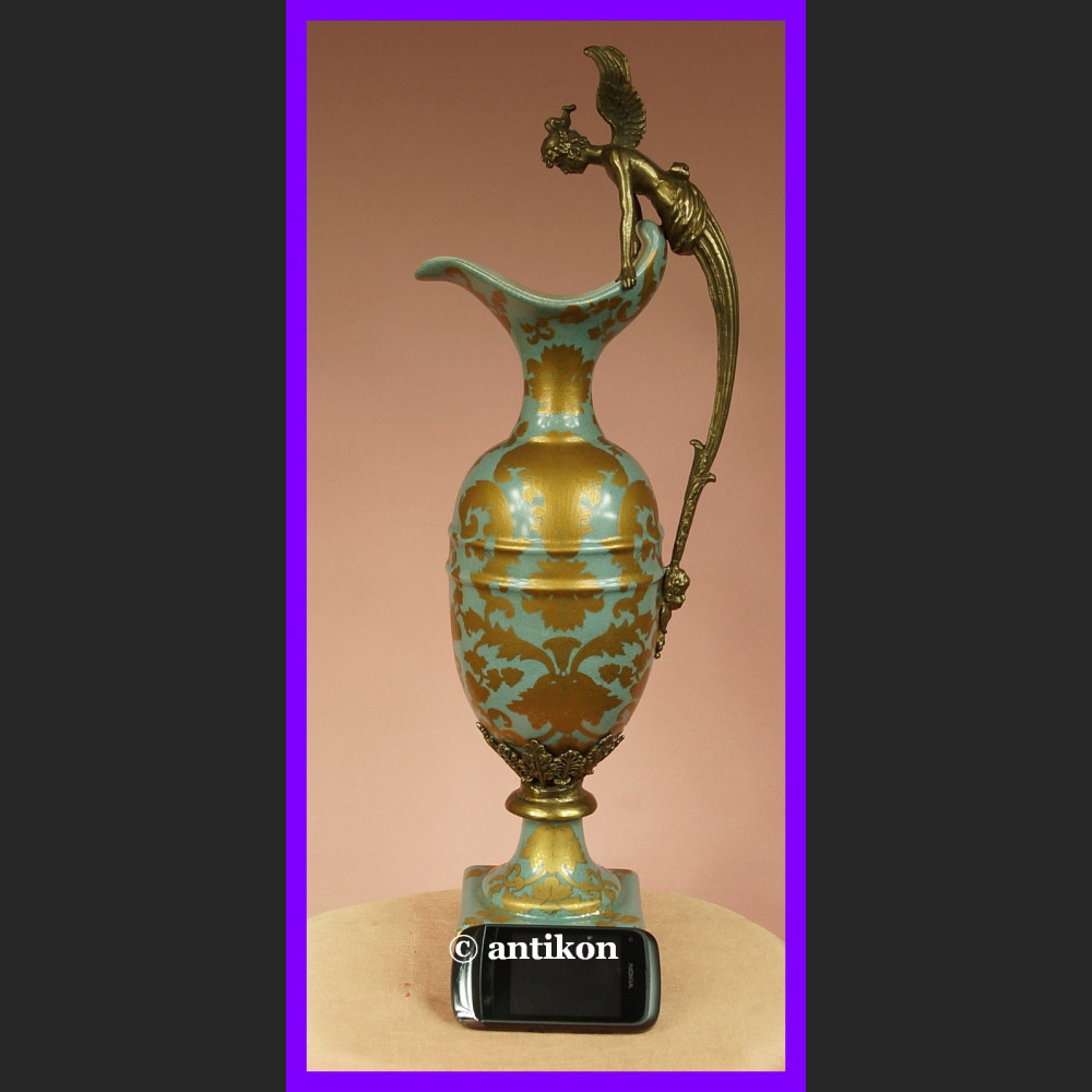 Prześliczny dzban z aniołem z brązu syg. porcelana 