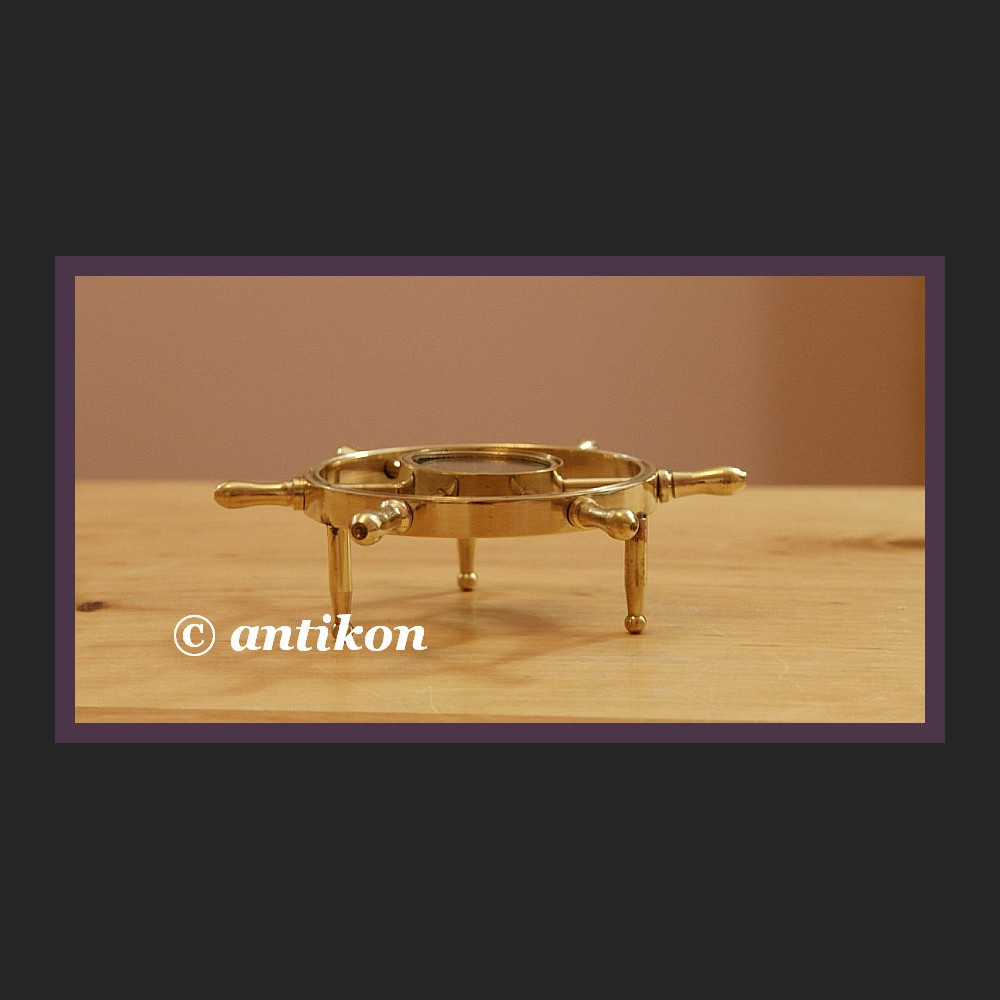 Mosiężny kompas wspaniałe koło sterowe