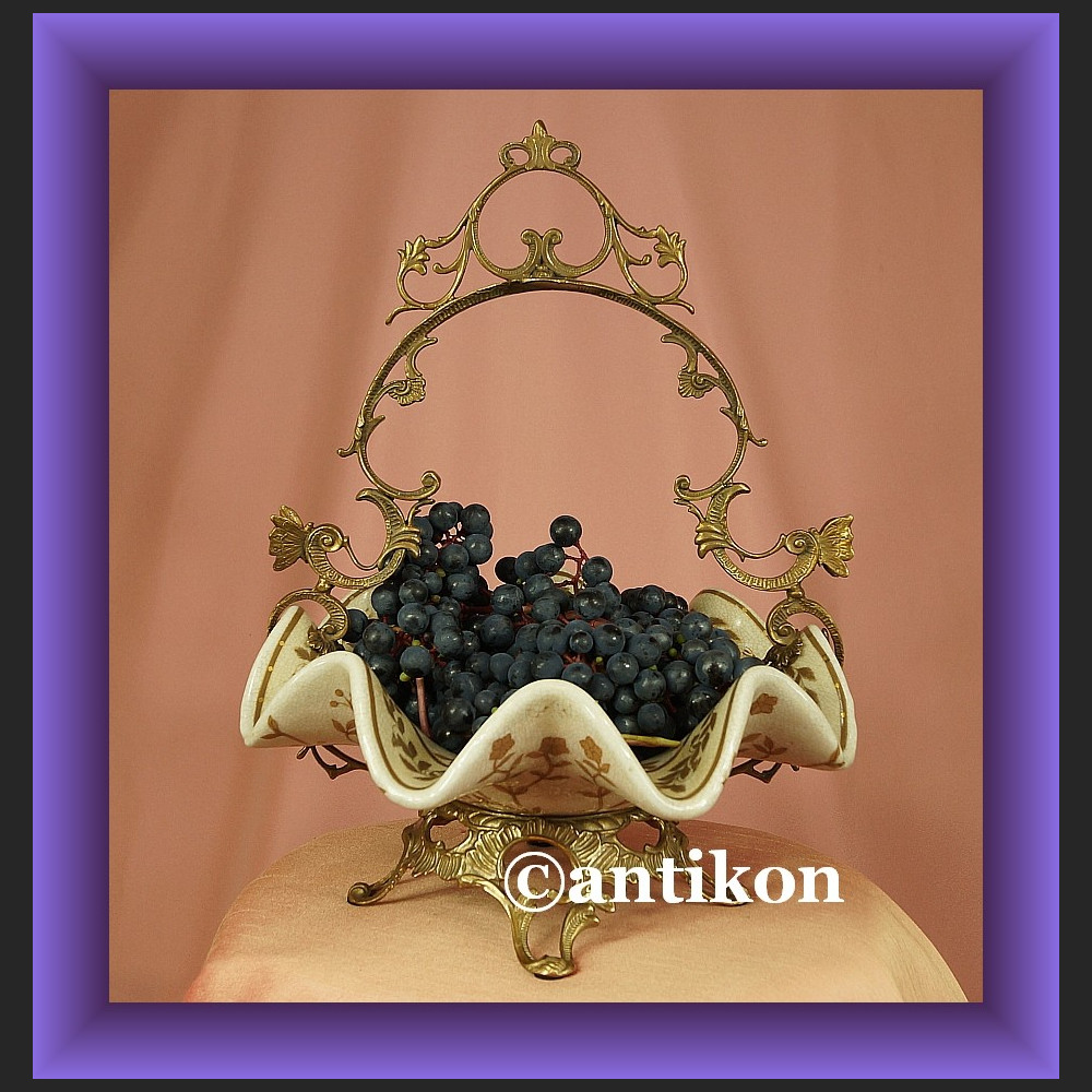 Patera porcelanowa koszyk w kwiaty porcelana z brązem Patera porcelanowa koszyk w kwiaty porcelana z brązem