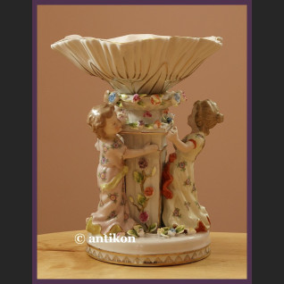 Śliczna duża patera na cukierki lub orzeszki porcelana z figurkami