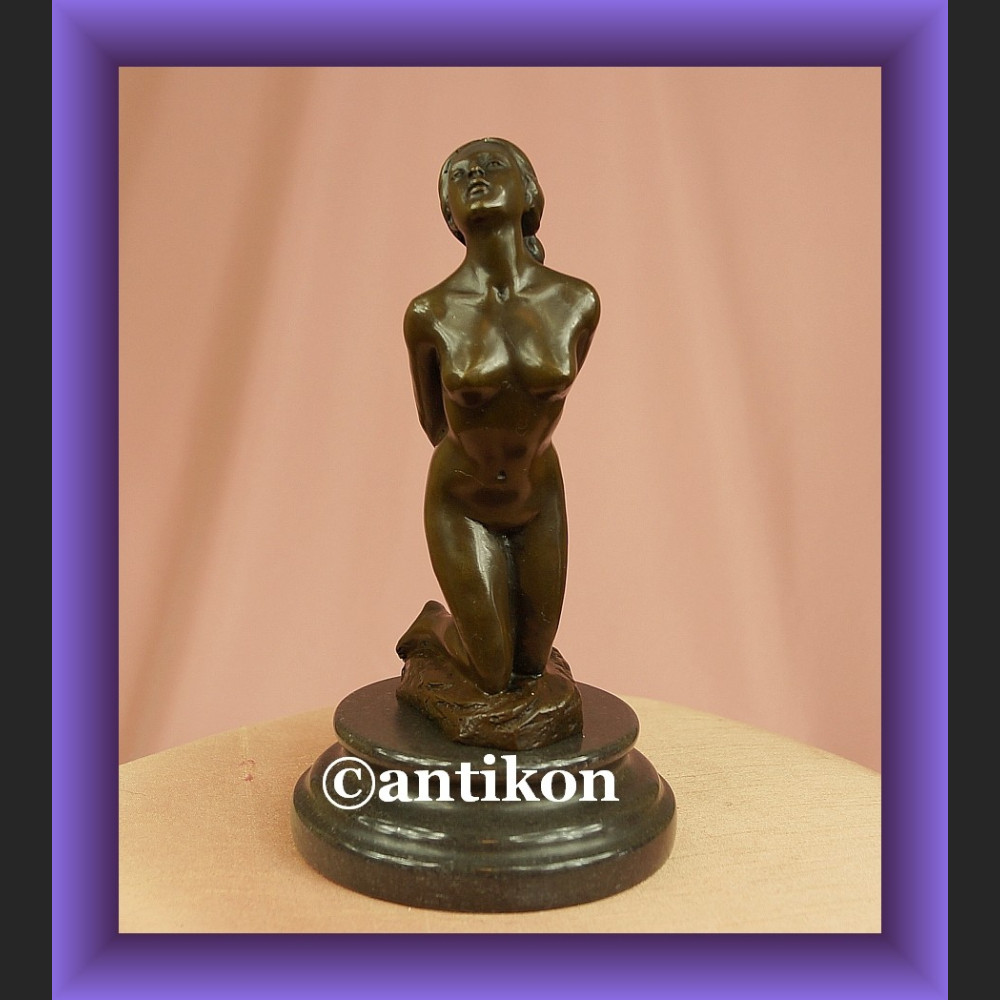 Nieprzyzwoity akt dziewczyny rzeźba francuski brąz Nieprzyzwoity akt dziewczyny rzeźba francuski brąz