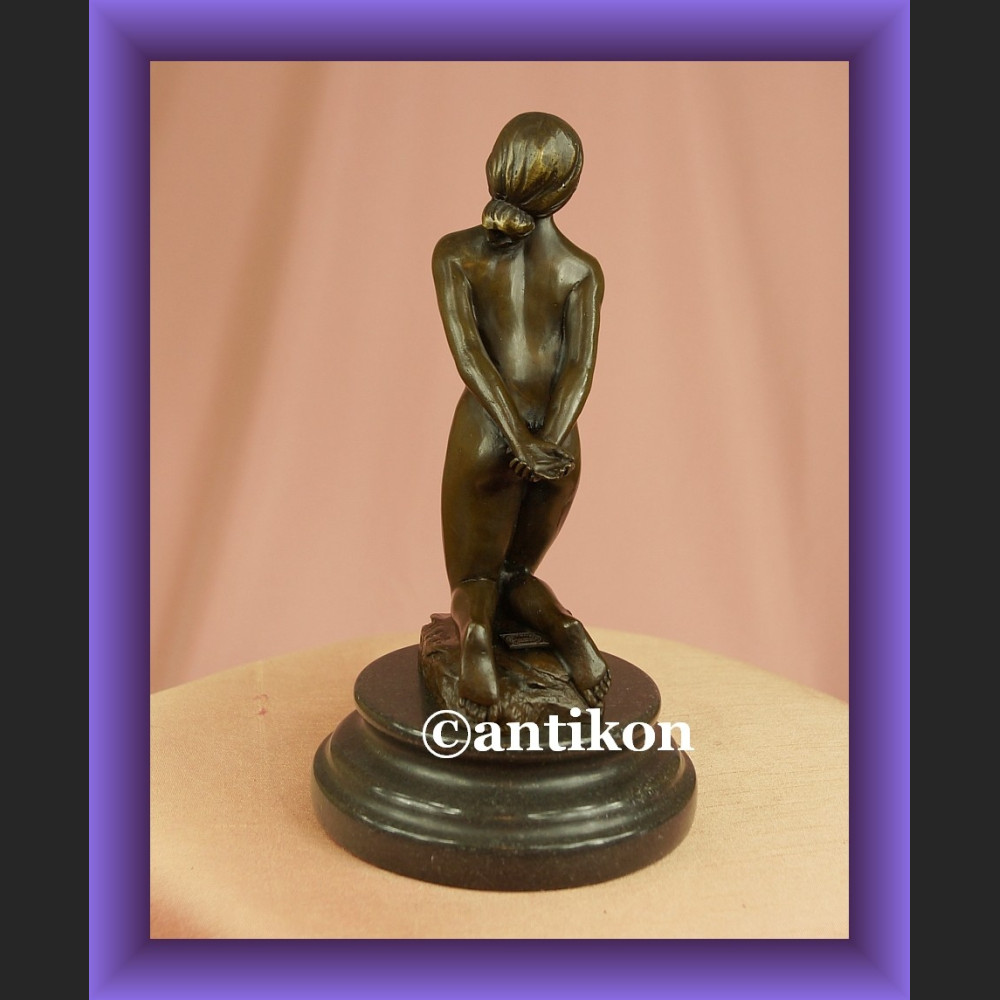 Nieprzyzwoity akt dziewczyny rzeźba francuski brąz Nieprzyzwoity akt dziewczyny rzeźba francuski brąz