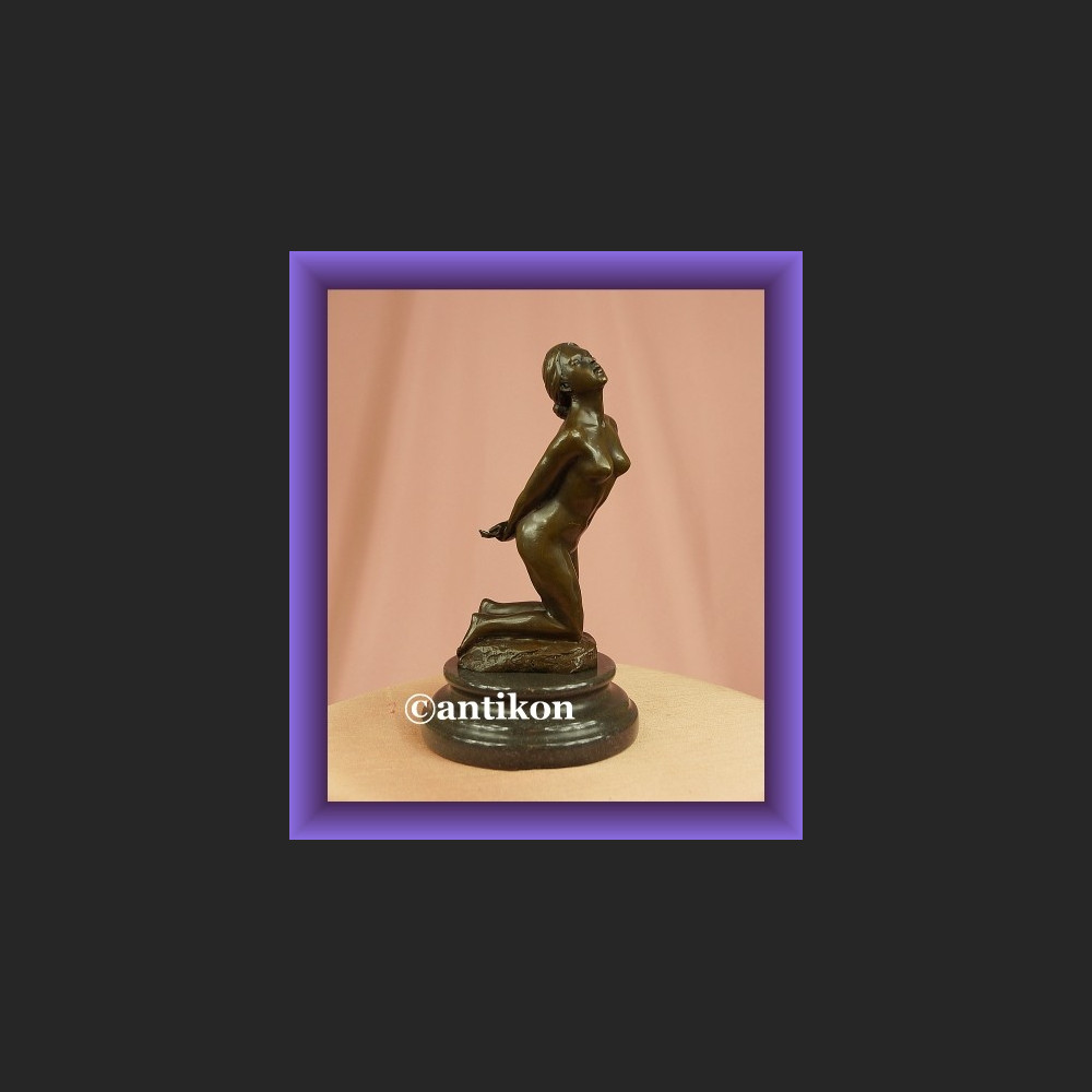 Nieprzyzwoity akt dziewczyny rzeźba francuski brąz Nieprzyzwoity akt dziewczyny rzeźba francuski brąz