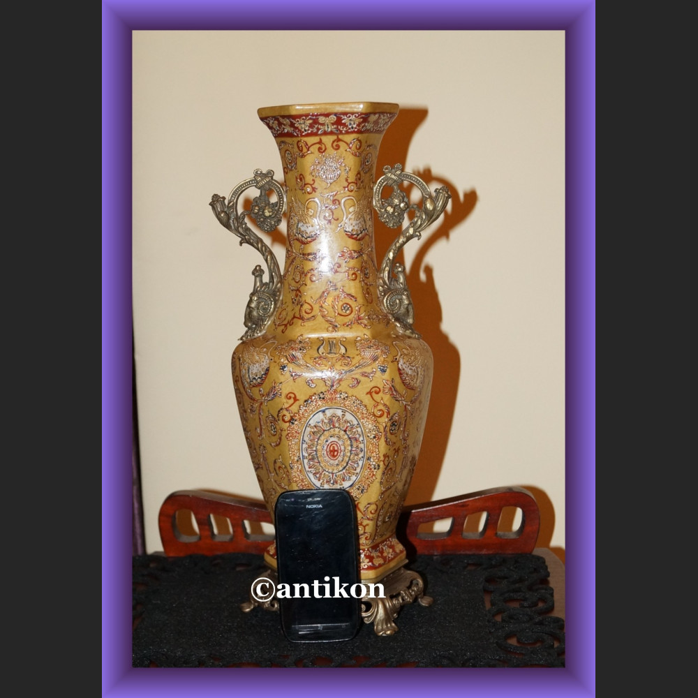 Świetny miodowy wazon z łabędziami 