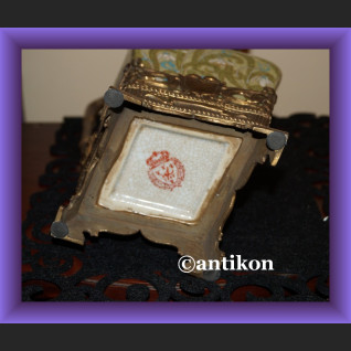 Świetny miodowy wazon z łabędziami Świetny miodowy wazon z łabędziami