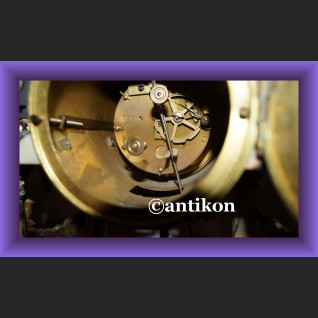 Zegar kominkowy  portykowy marmurowy z przystawkami Francja  Zegar kominkowy  portykowy marmurowy z przystawkami Francja