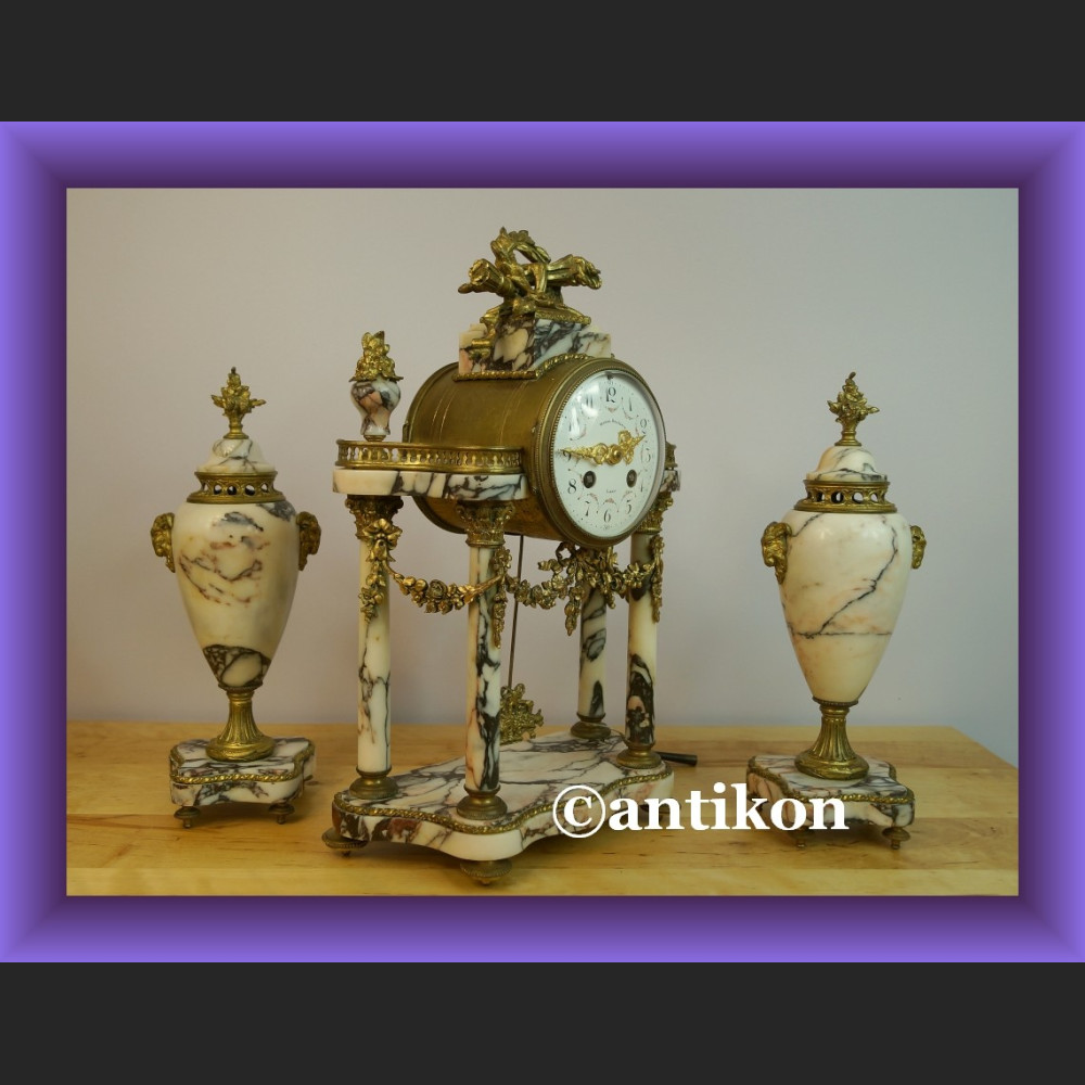 Zegar kominkowy  portykowy marmurowy z przystawkami Francja  Zegar kominkowy  portykowy marmurowy z przystawkami Francja