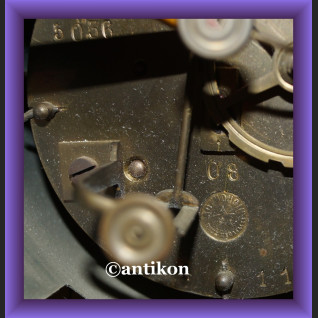 Zegar kominkowy elegancki z białego marmuru wspaniały stary 