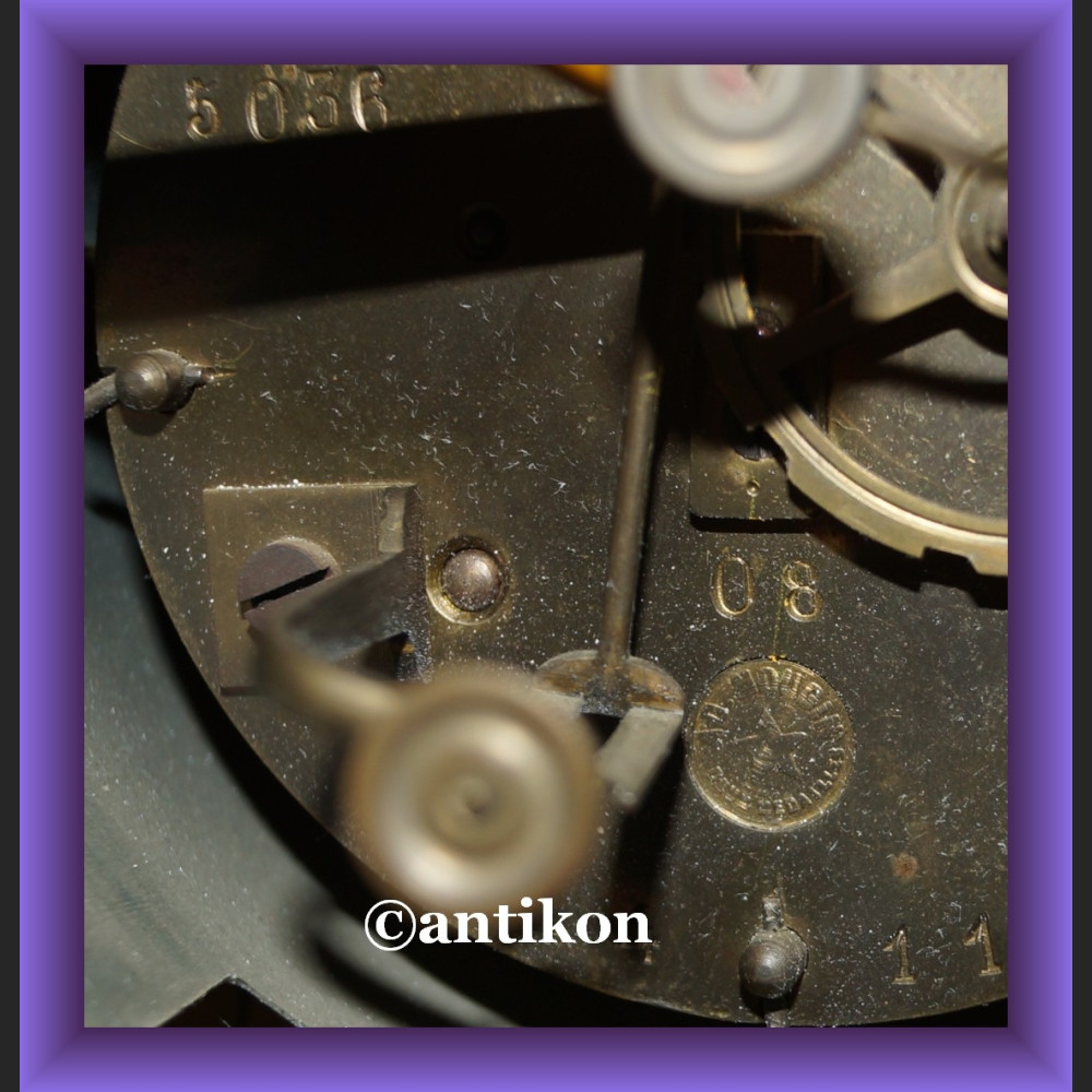 Zegar kominkowy elegancki z białego marmuru wspaniały stary 