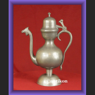 Finezyjny stary dzbanek z cyny 