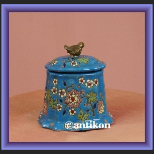 Śliczna turkusowa cukierniczka w kwiaty