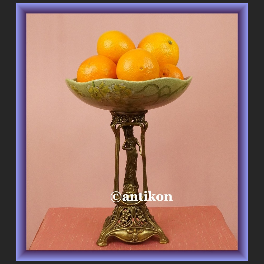 Wysoka secesyjna patera z kobietą piękna procelana