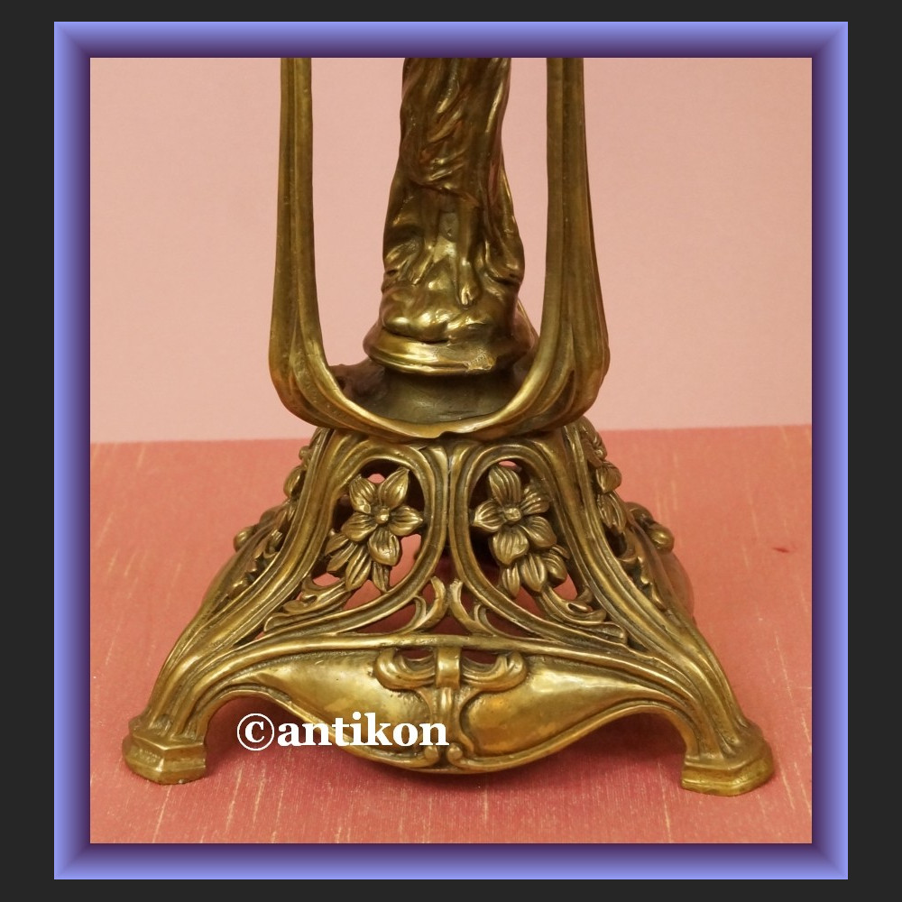 Wysoka secesyjna patera z kobietą piękna procelana