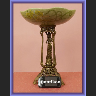 Wysoka secesyjna patera z kobietą piękna procelana