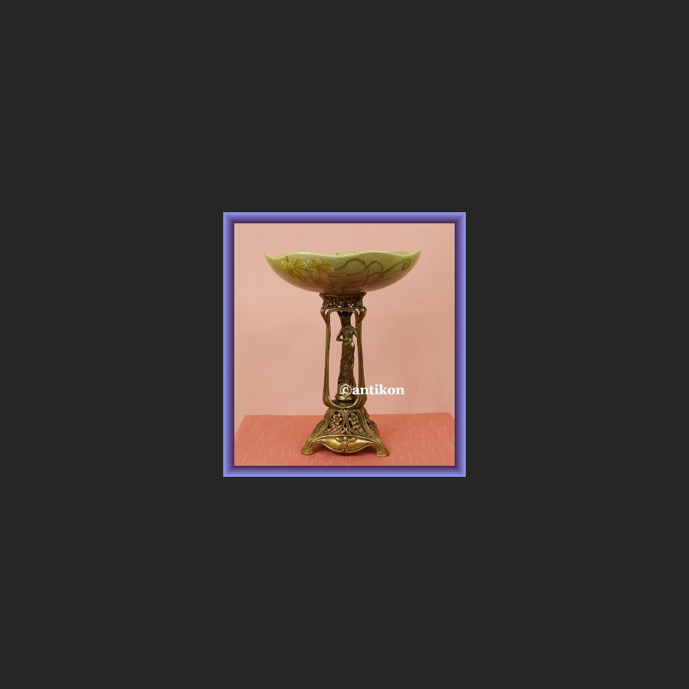 Wysoka secesyjna patera z kobietą piękna procelana