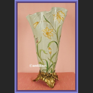 Zjawiskowy secesyjny porcelanowy wazon w żonkile