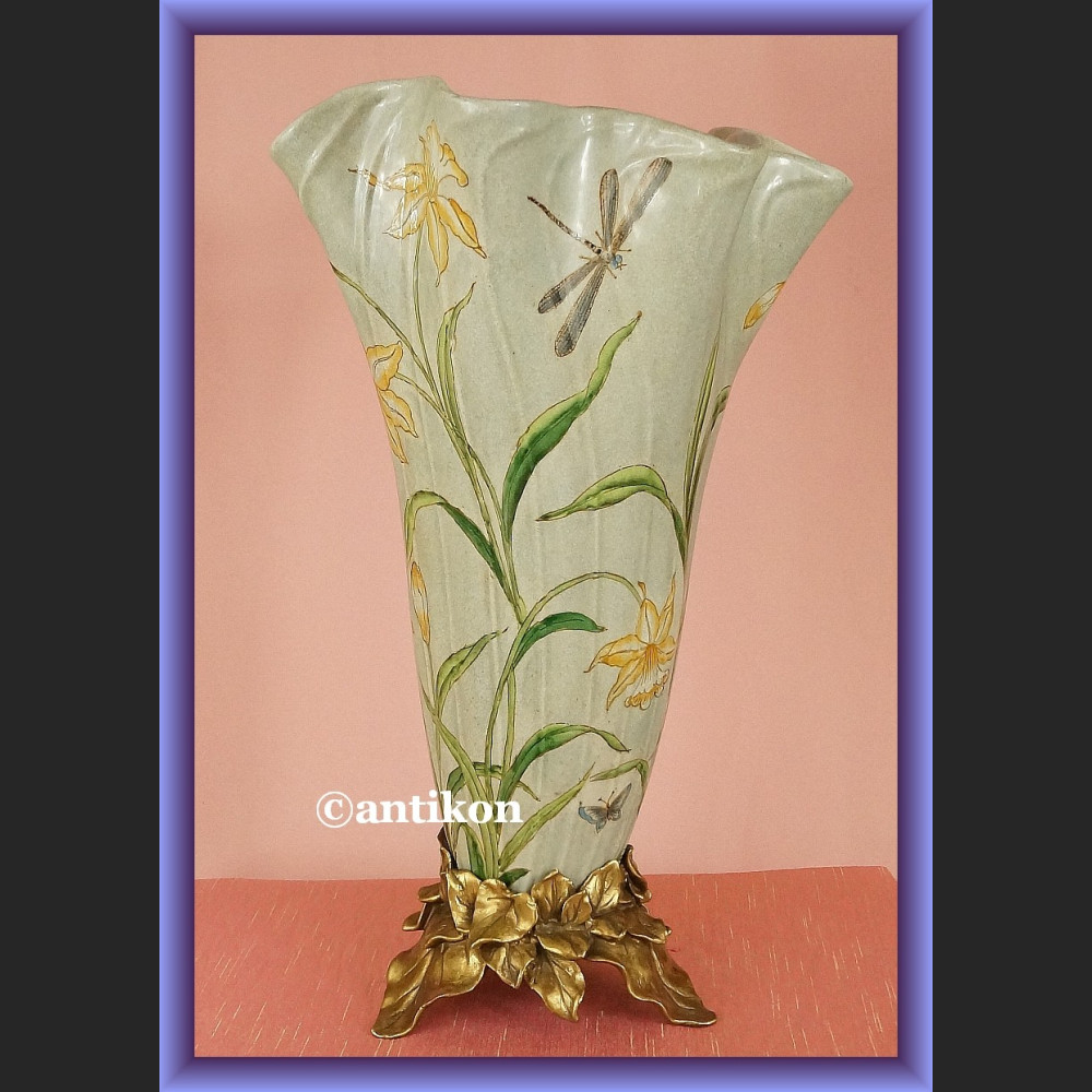 Zjawiskowy secesyjny porcelanowy wazon w żonkile