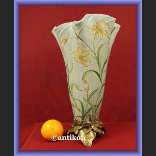 Zjawiskowy secesyjny porcelanowy wazon w żonkile