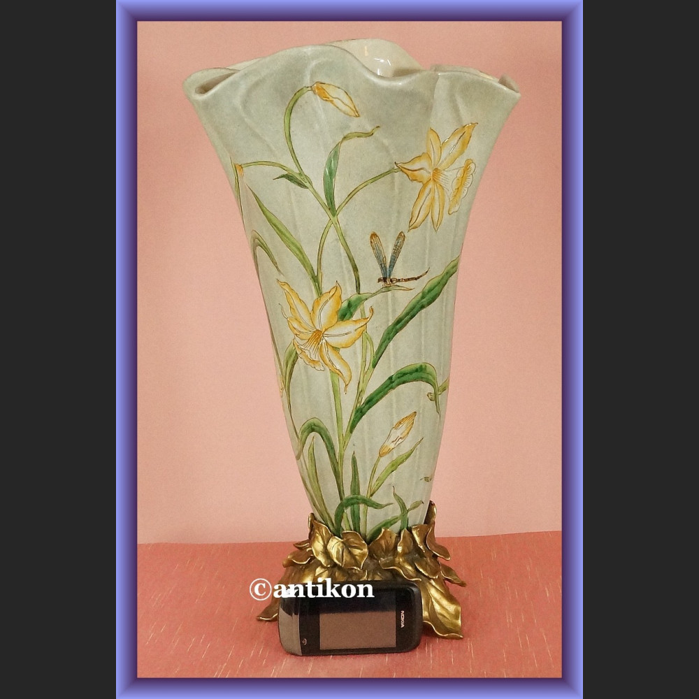 Zjawiskowy secesyjny porcelanowy wazon w żonkile