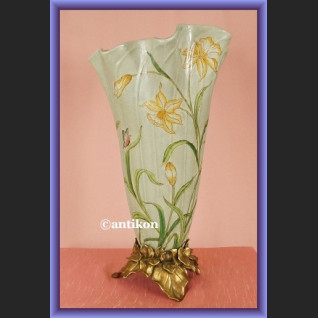 Zjawiskowy secesyjny porcelanowy wazon w żonkile