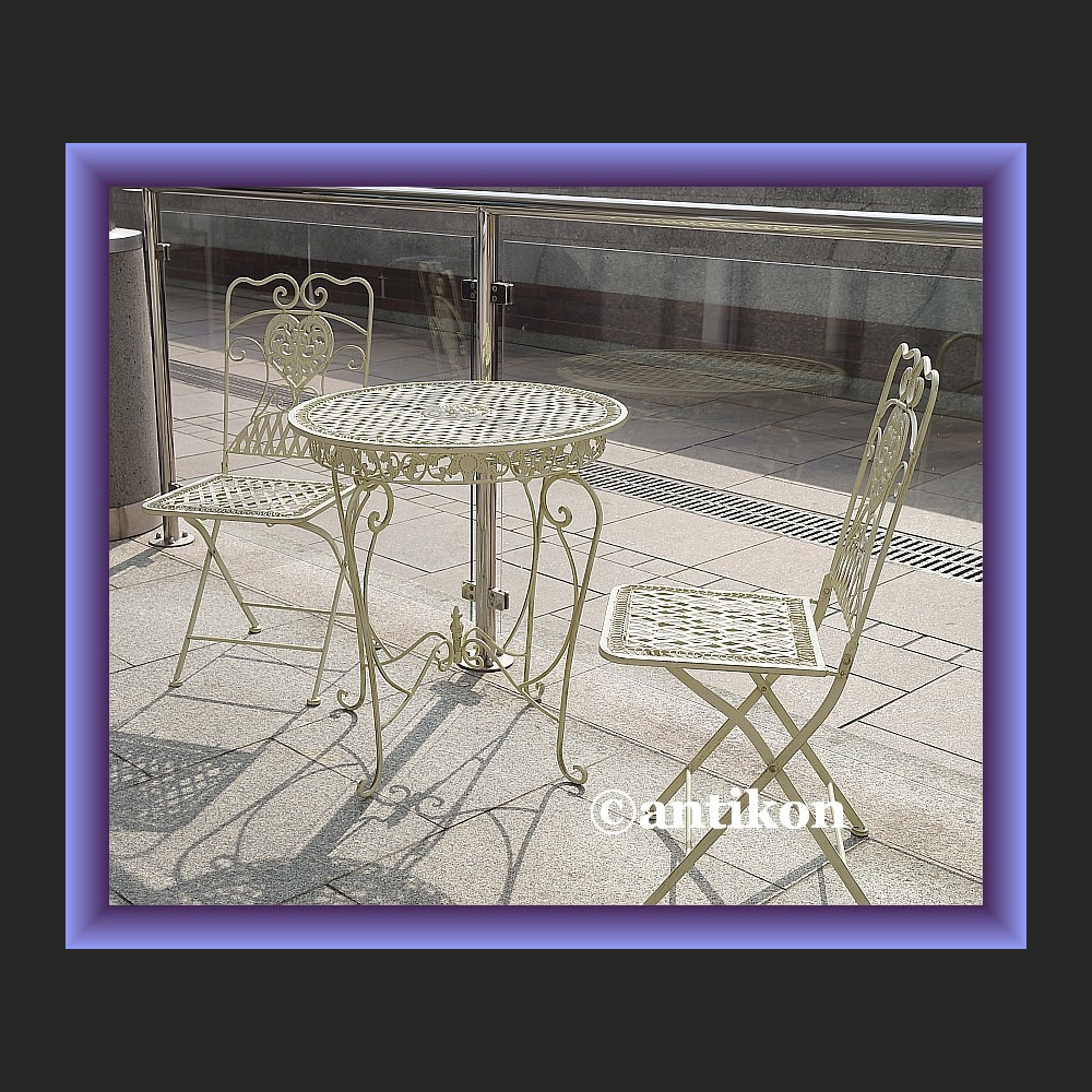 Prowansalskie meble ogrodowe komplet stół i 2 krzesła śliczne metalowe meble do ogrodu, na taras, balkon 