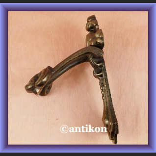 Rustykalna kołatka do drzwi z żeliwa