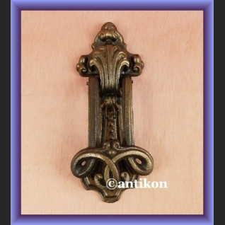 Rustykalna kołatka do drzwi z żeliwa