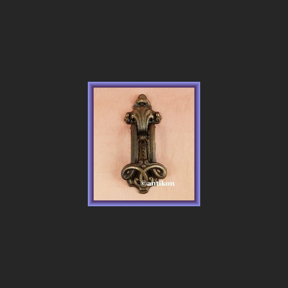 Rustykalna kołatka do drzwi z żeliwa