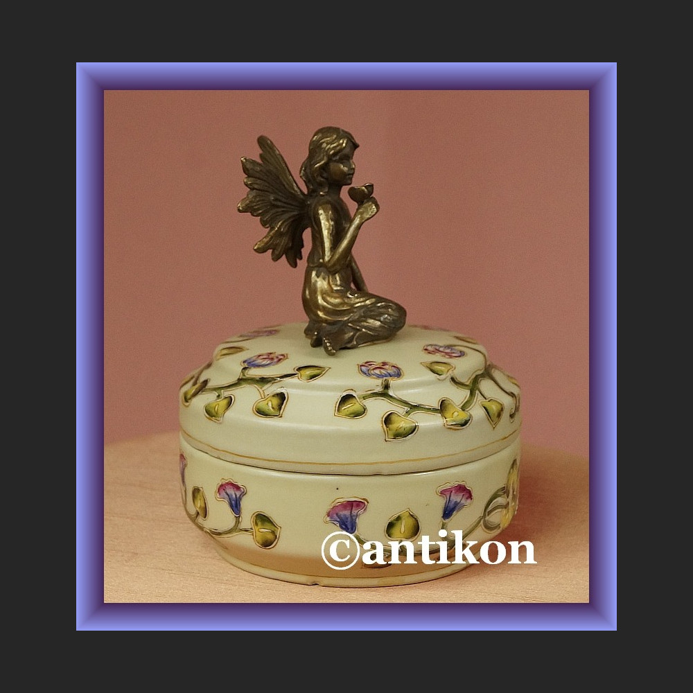 Szkatułka z elfem duże porcelanowe puzderko na prezent